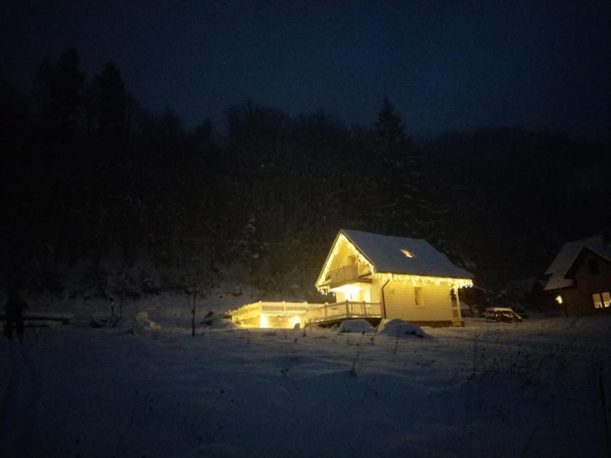 Bialy Domek Tylmanowa Exterior foto